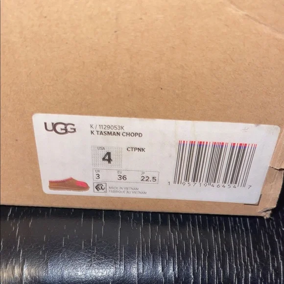 UGG Brown Slippers with Vibrant Pink Details - Picture 13 of 14